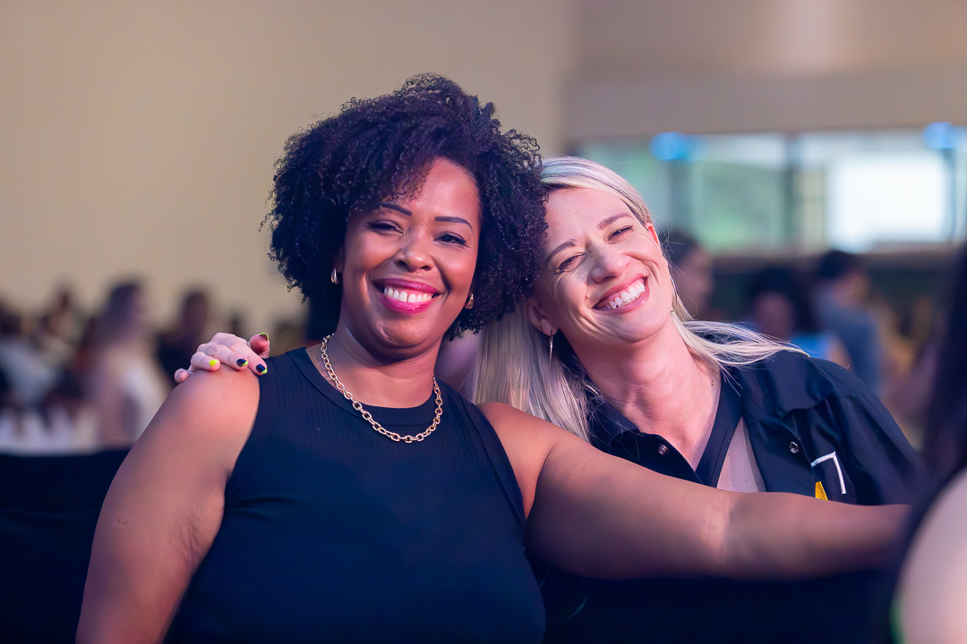 show-com-banda-na-feijoada-da-tuka-no-palco-360