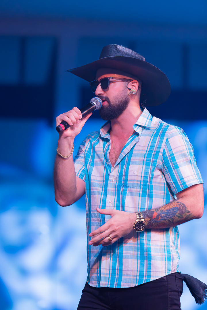 show-com-banda-na-feijoada-da-tuka-no-palco-360