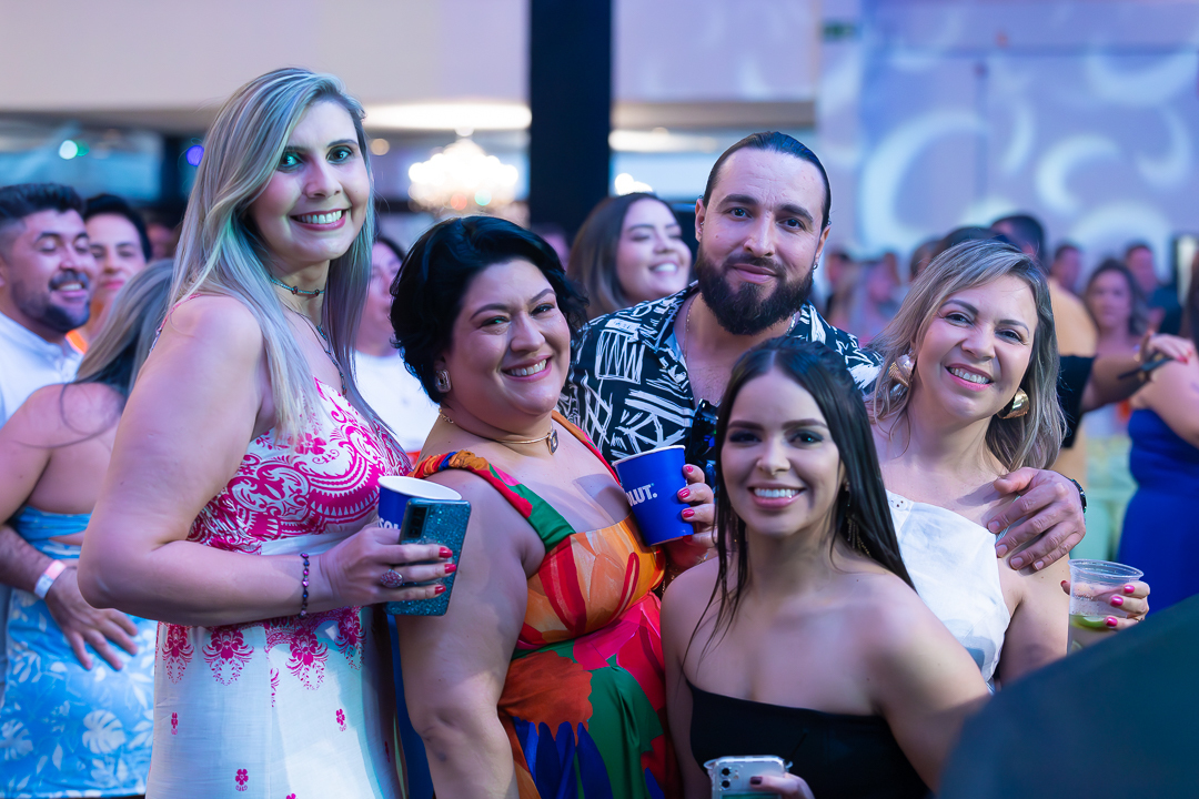 show-com-banda-na-feijoada-da-tuka-no-palco-360