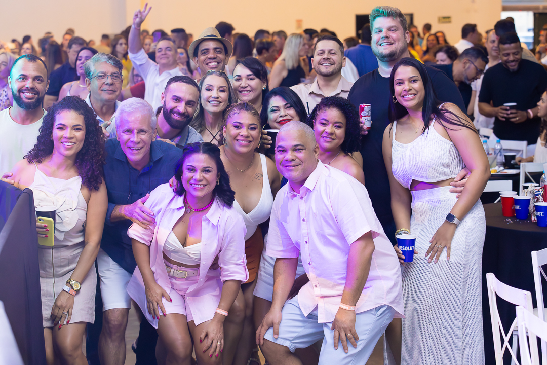 show-com-banda-na-feijoada-da-tuka-no-palco-360