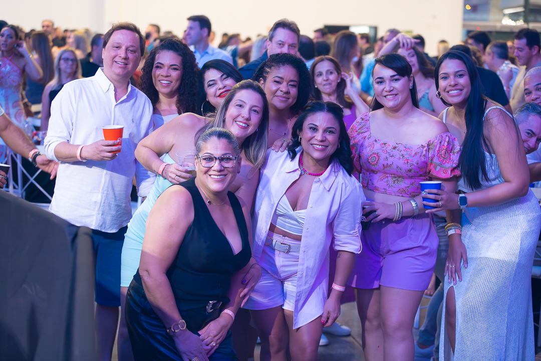 show-com-banda-na-feijoada-da-tuka-no-palco-360