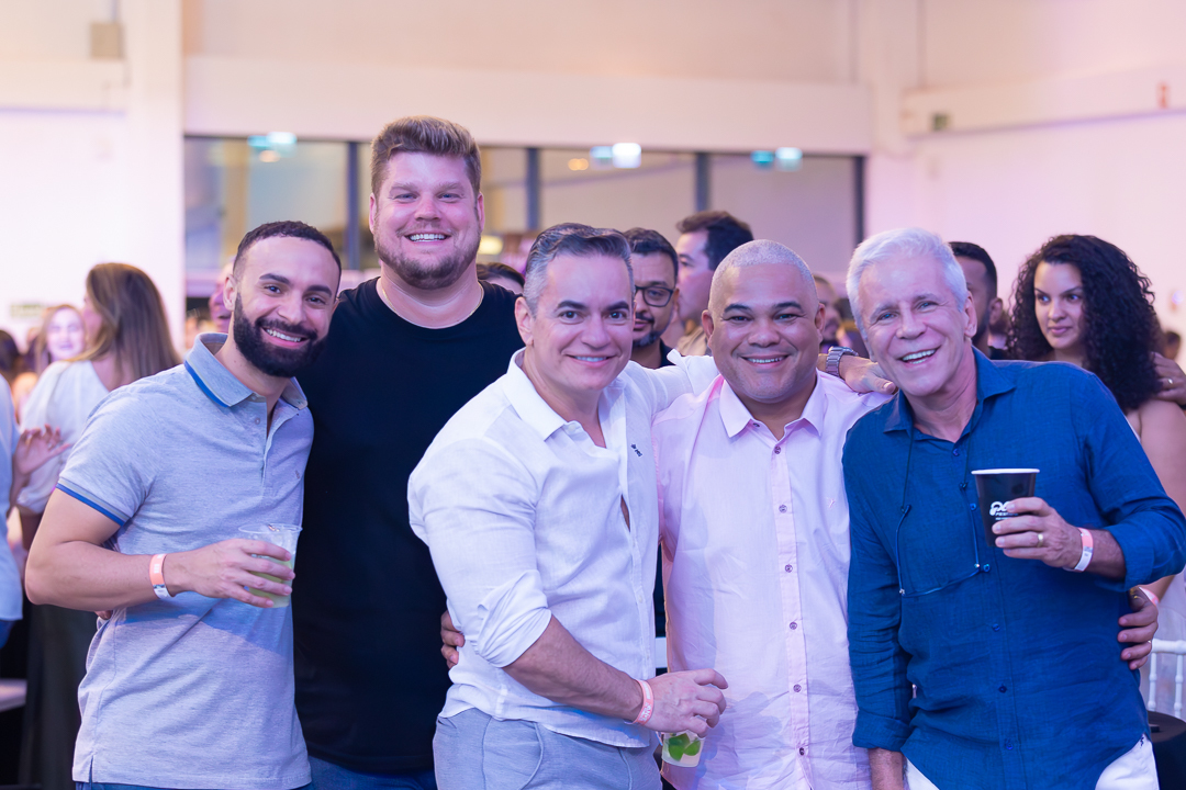 show-com-banda-na-feijoada-da-tuka-no-palco-360