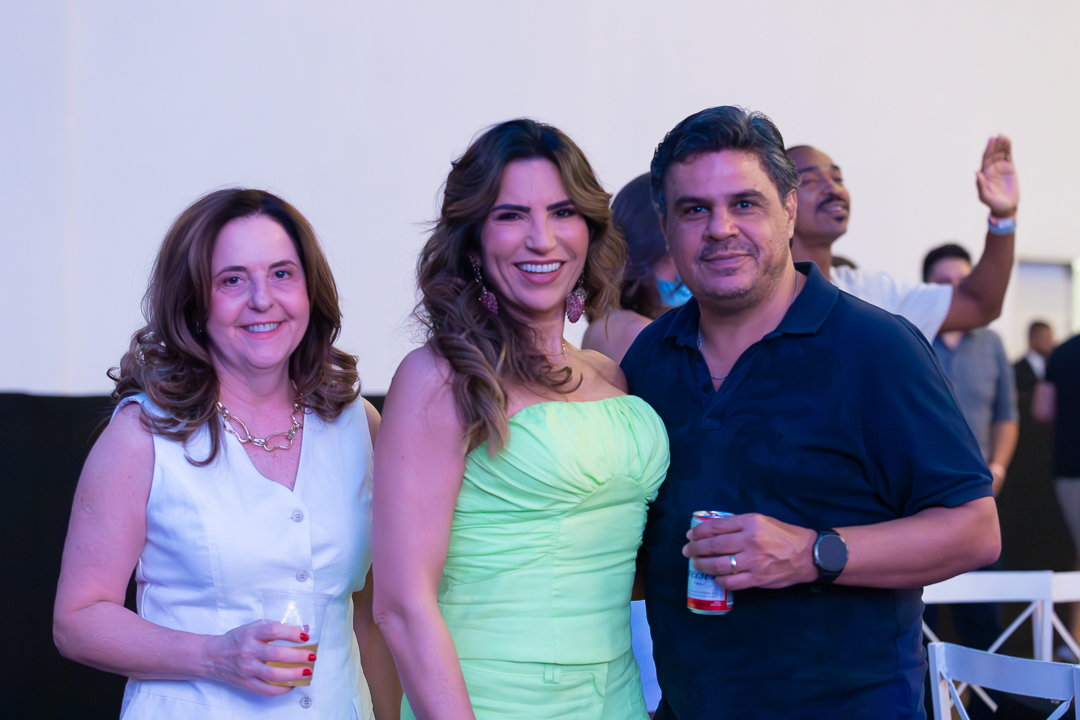 show-com-banda-na-feijoada-da-tuka-no-palco-360