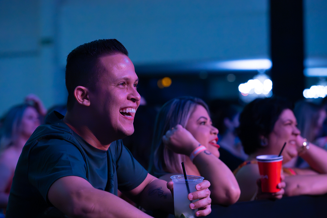 show-com-banda-na-feijoada-da-tuka-no-palco-360