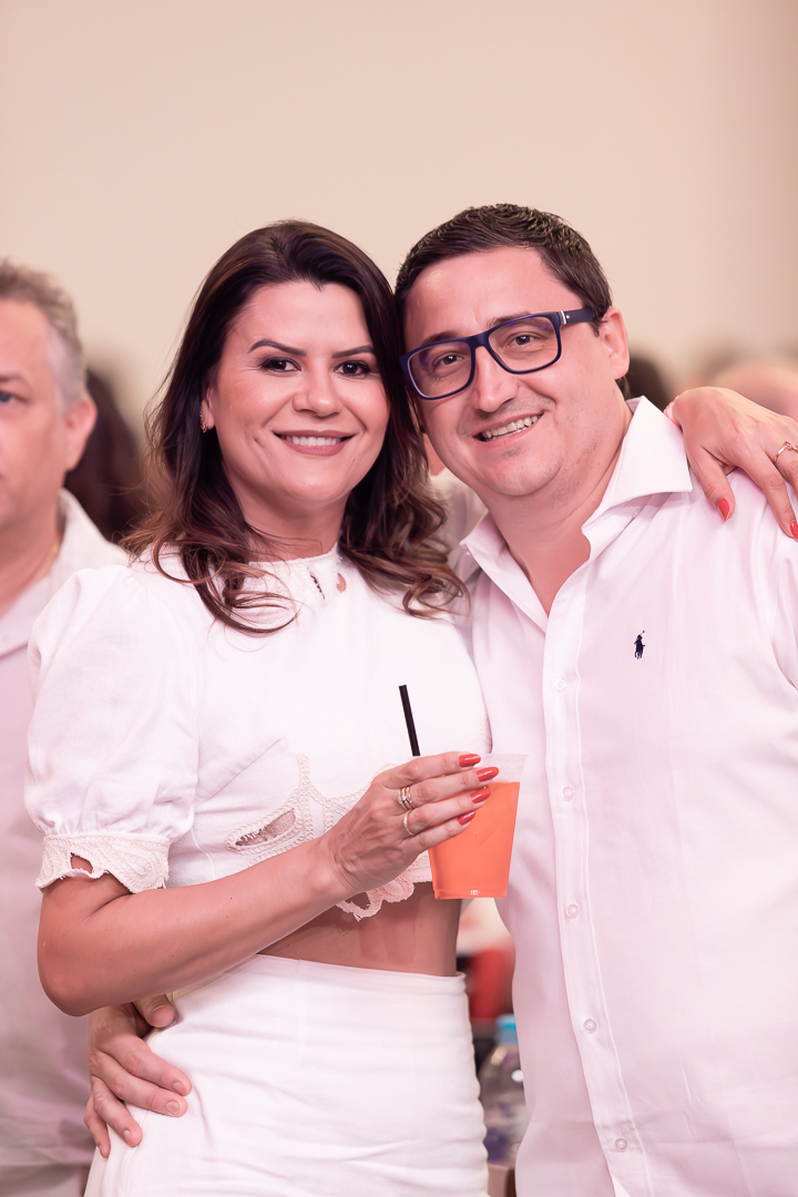 show-com-banda-na-feijoada-da-tuka-no-palco-360