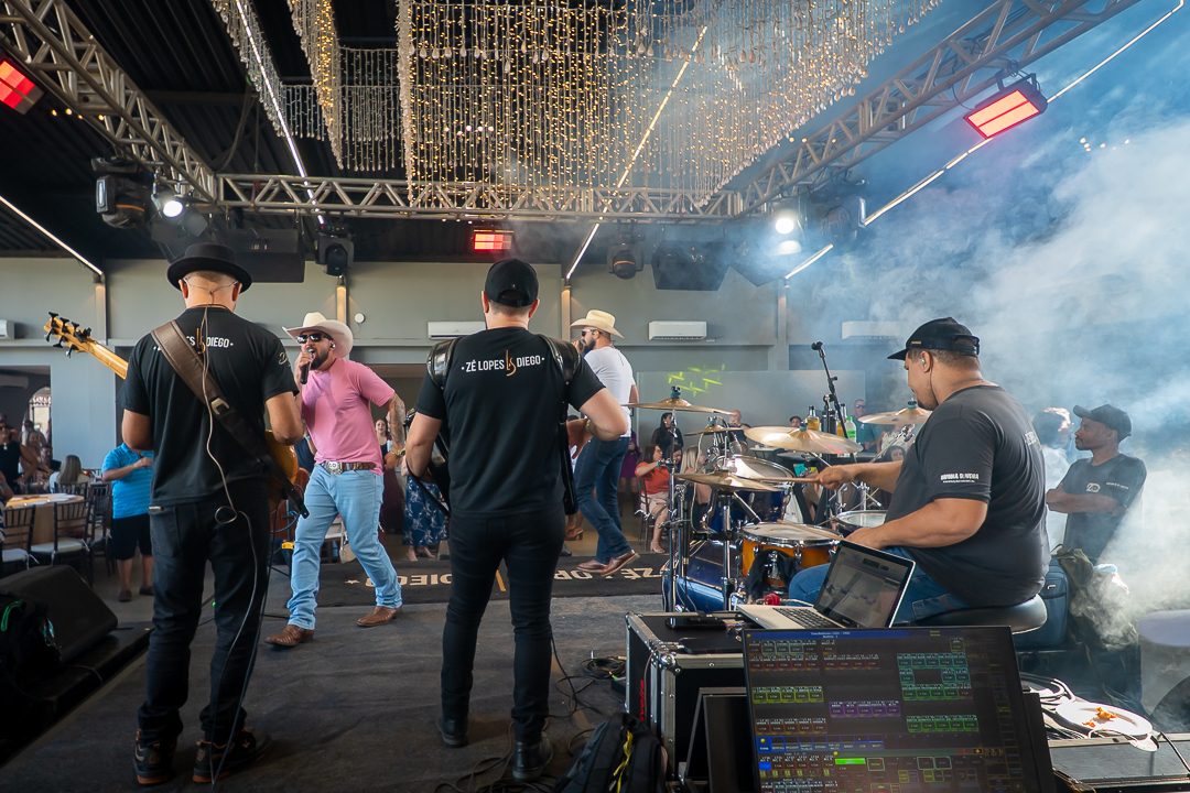 feijuca-da-val-com-ze-lopes-e-diego-e-banda-no-espaço-villas-2026