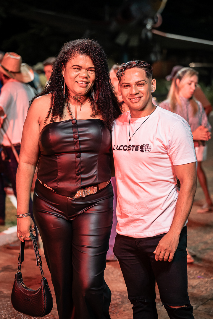 Sorrisos, abraços e muita música: Dumont mostrou como se celebra a Semana da Asa.