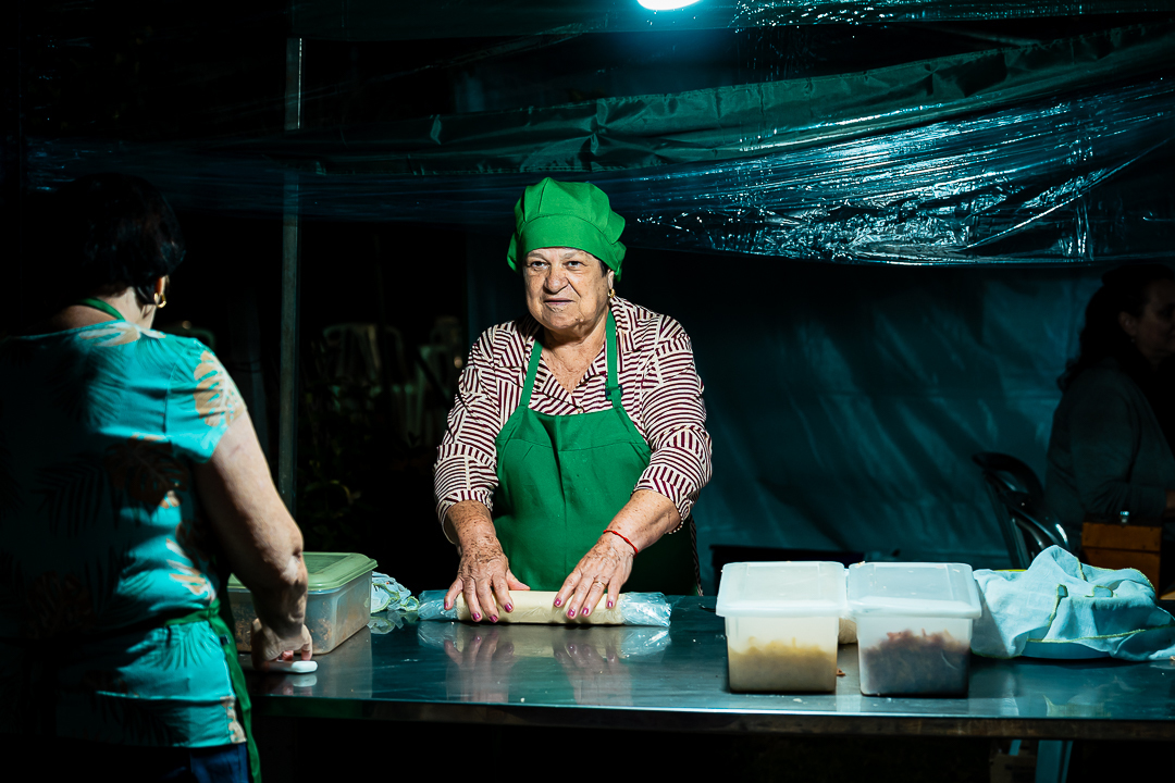 Festa boa também se faz com comida boa: estrutura completa para receber todas as famílias.