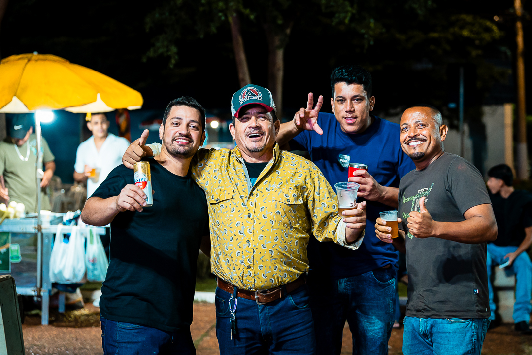 Sorrisos, abraços e muita música: Dumont mostrou como se celebra a Semana da Asa.