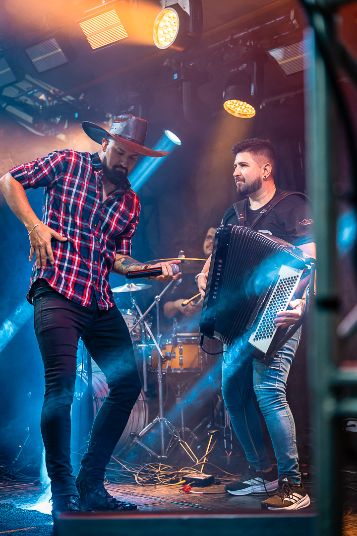 Sorrisos, abraços e muita música: Dumont mostrou como se celebra a Semana da Asa.