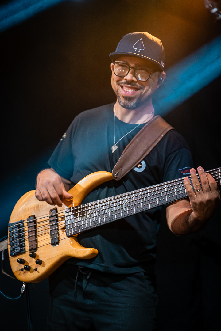 Sorrisos, abraços e muita música: Dumont mostrou como se celebra a Semana da Asa.