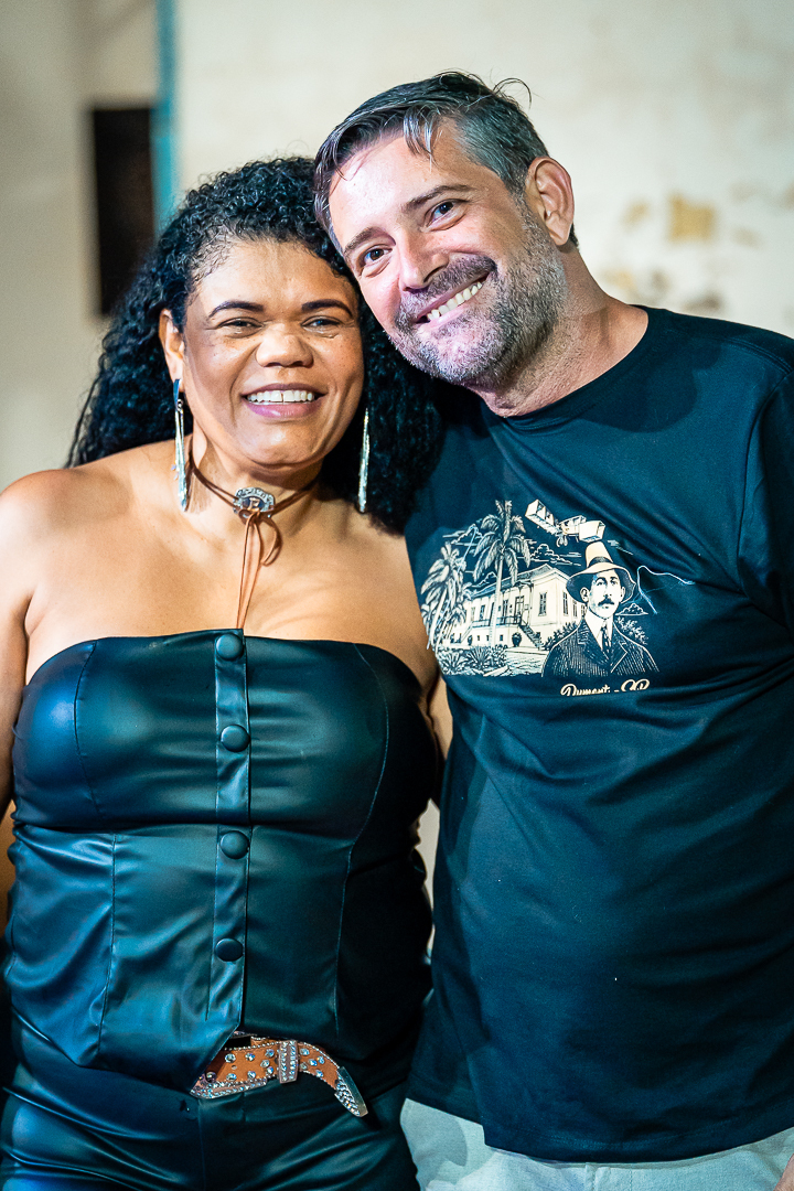 Sorrisos, abraços e muita música: Dumont mostrou como se celebra a Semana da Asa.