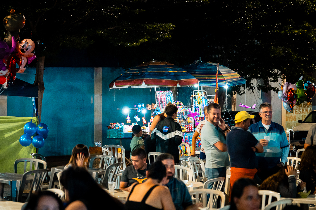 Festa boa também se faz com comida boa: estrutura completa para receber todas as famílias.
