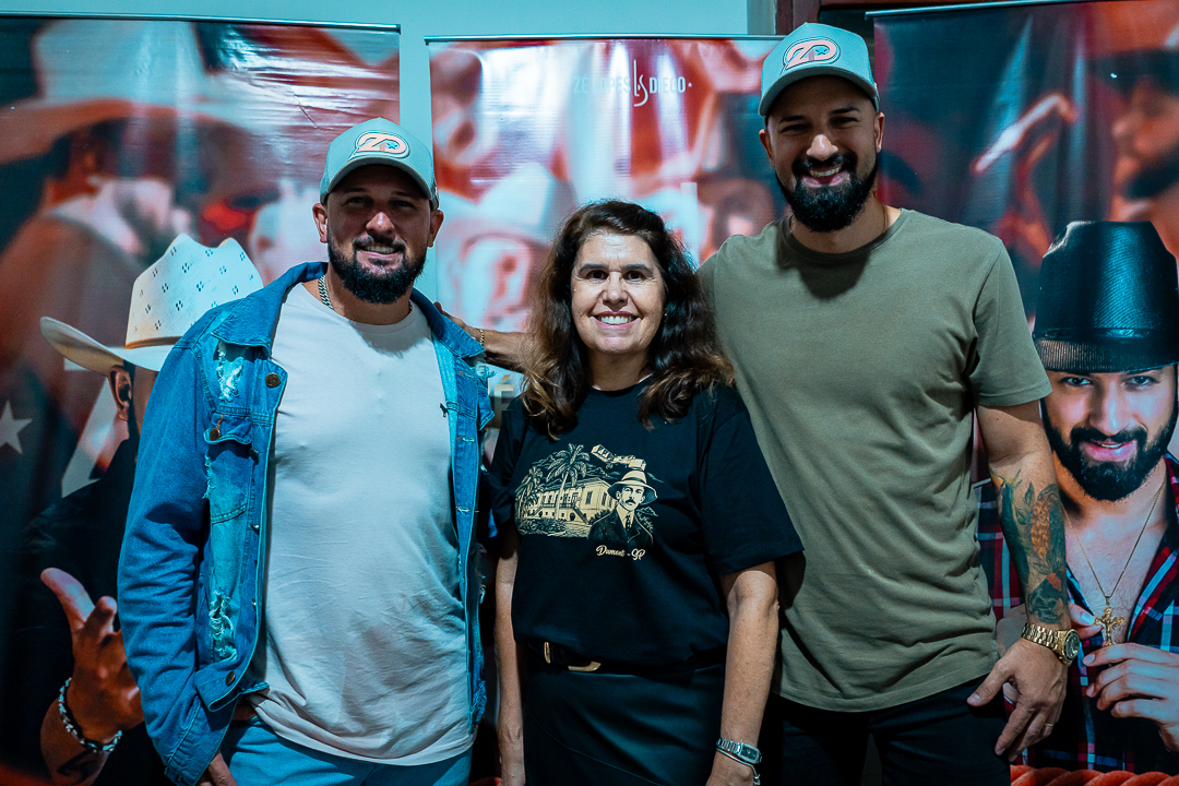 Zé Lopes e Diego no camarim antes do show da Semana da Asa 2026 em Dumont SP