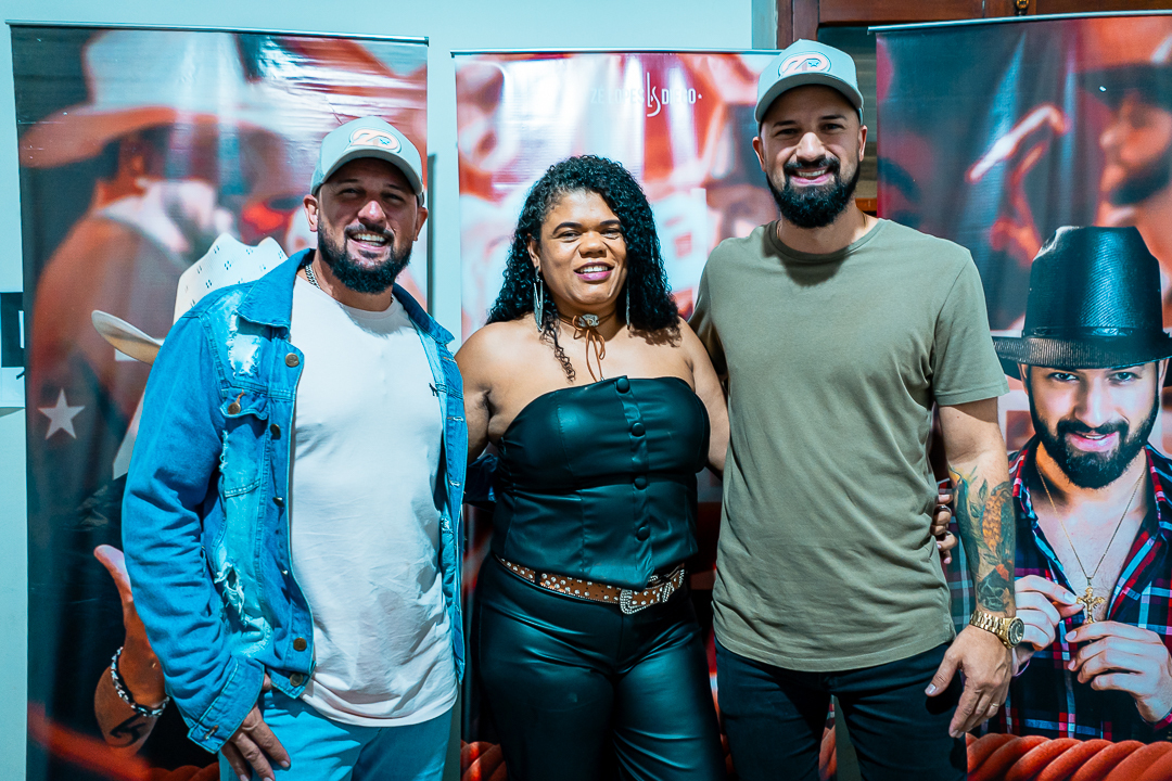 Zé Lopes e Diego no camarim antes do show da Semana da Asa 2026 em Dumont SP
