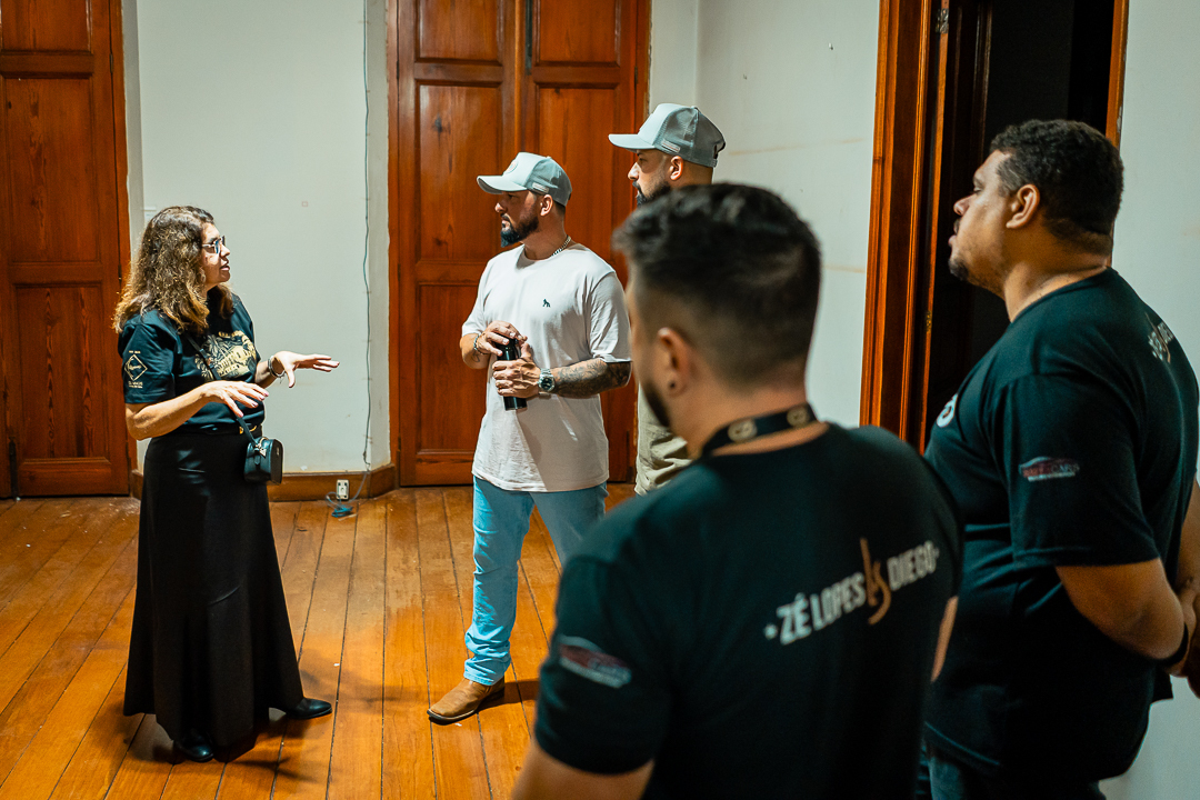 Zé Lopes e Diego no camarim antes do show da Semana da Asa 2026 em Dumont SP