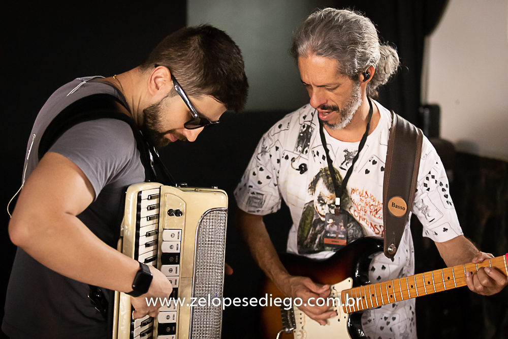 show-com-ze-lopes-e-diego-e-banda-na-confraternizacao-da-sorvetes-pimpinella-em-sertazinho-sp