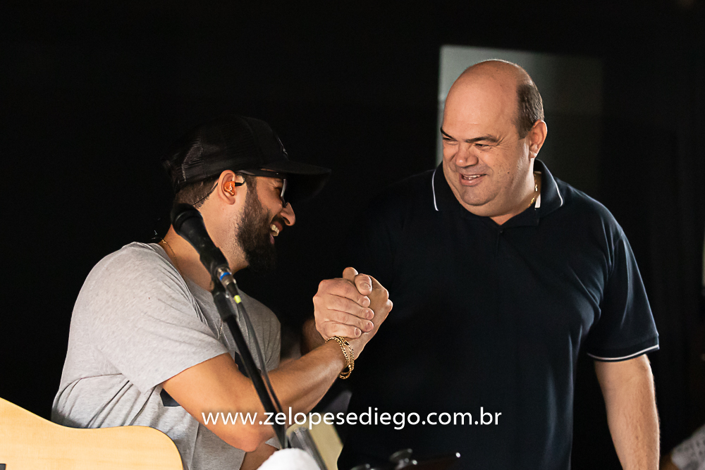 show-com-ze-lopes-e-diego-e-banda-na-confraternizacao-da-sorvetes-pimpinella-em-sertazinho-sp