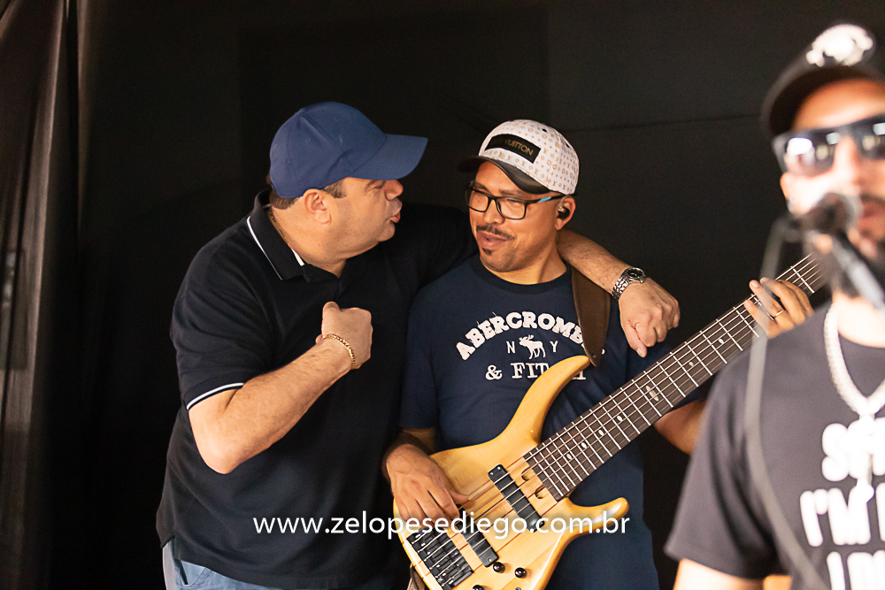 show-com-ze-lopes-e-diego-e-banda-na-confraternizacao-da-sorvetes-pimpinella-em-sertazinho-sp