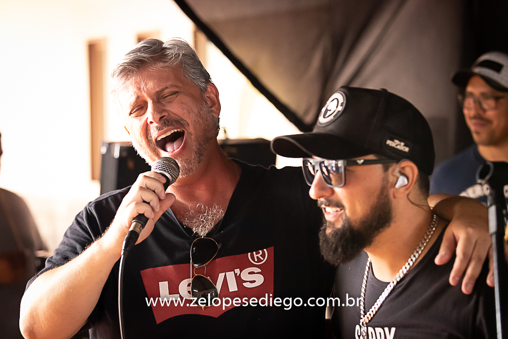 show-com-ze-lopes-e-diego-e-banda-na-confraternizacao-da-sorvetes-pimpinella-em-sertazinho-sp