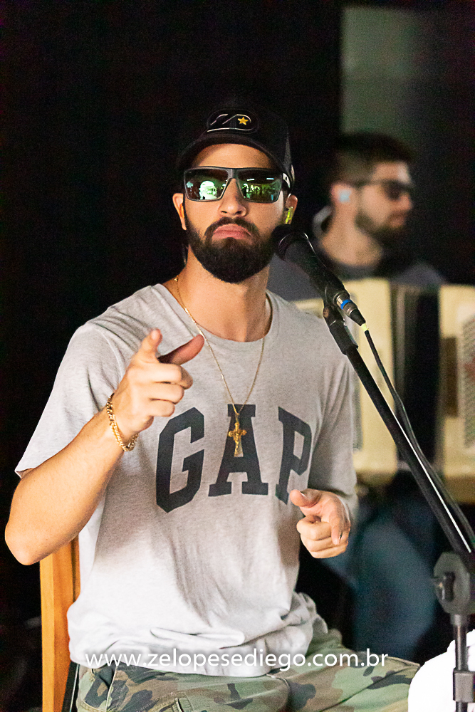 show-com-ze-lopes-e-diego-e-banda-na-confraternizacao-da-sorvetes-pimpinella-em-sertazinho-sp