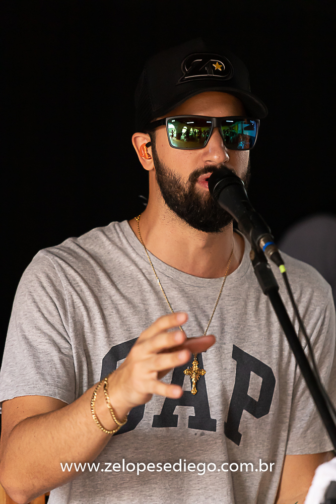 show-com-ze-lopes-e-diego-e-banda-na-confraternizacao-da-sorvetes-pimpinella-em-sertazinho-sp