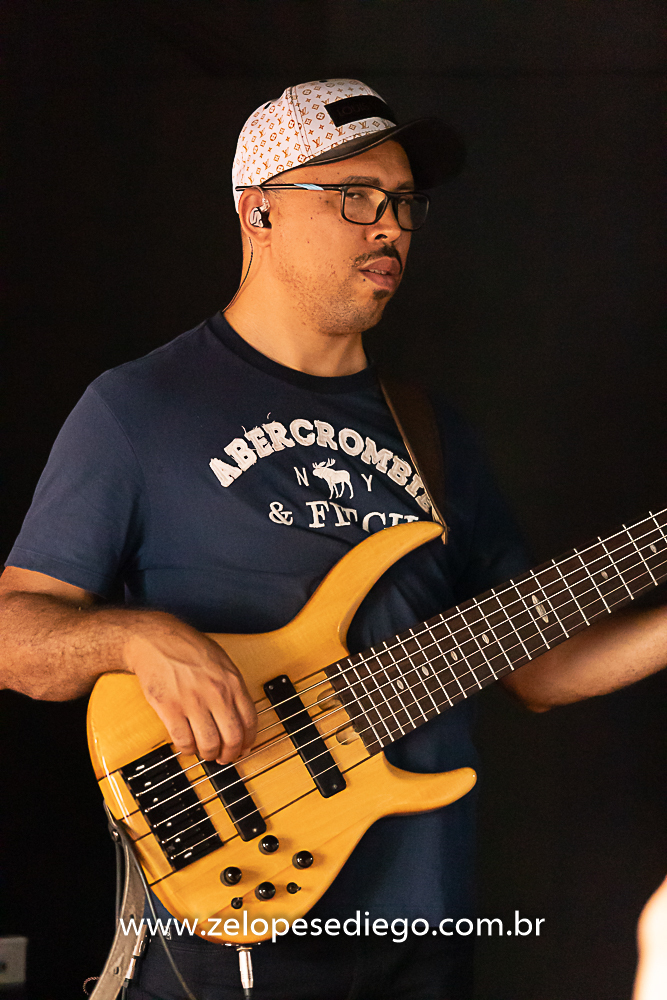 show-com-ze-lopes-e-diego-e-banda-na-confraternizacao-da-sorvetes-pimpinella-em-sertazinho-sp