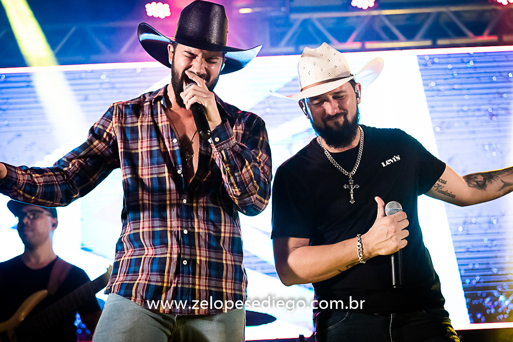 baile-havaiano-na-recra-de-pontal-com-show-de-ze-lopes-e-diego-e-banda