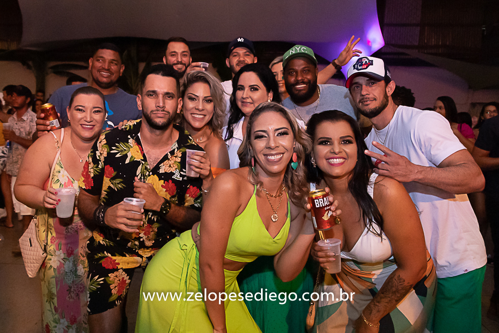 baile-havaiano-na-recra-de-pontal-com-show-de-ze-lopes-e-diego-e-banda