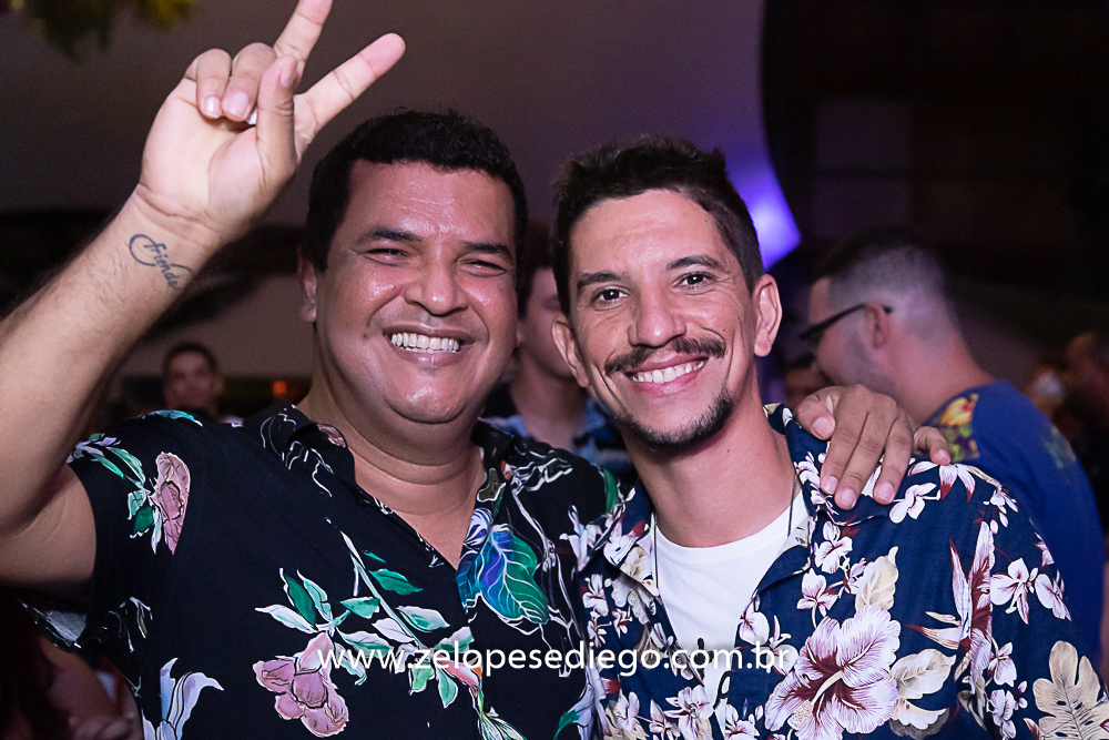 baile-havaiano-na-recra-de-pontal-com-show-de-ze-lopes-e-diego-e-banda