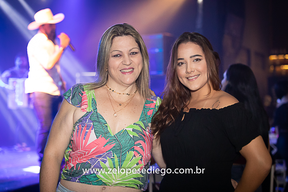 show-com-ze-lopes-e-diego-e-banda-no-bar-canacaiana