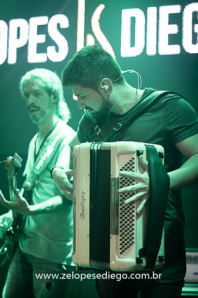 show-com-ze-lopes-e-diego-e-banda-no-bar-canacaiana