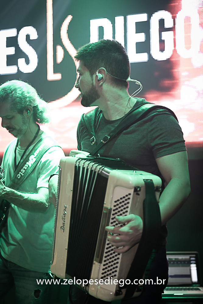 show-com-ze-lopes-e-diego-e-banda-no-bar-canacaiana