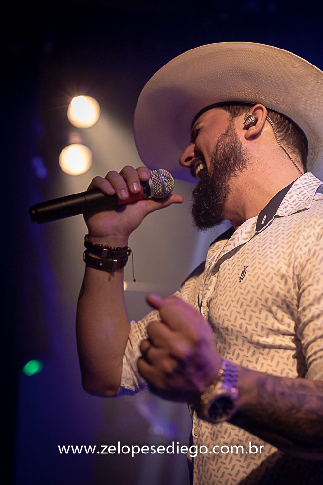 show-com-ze-lopes-e-diego-e-banda-no-bar-canacaiana