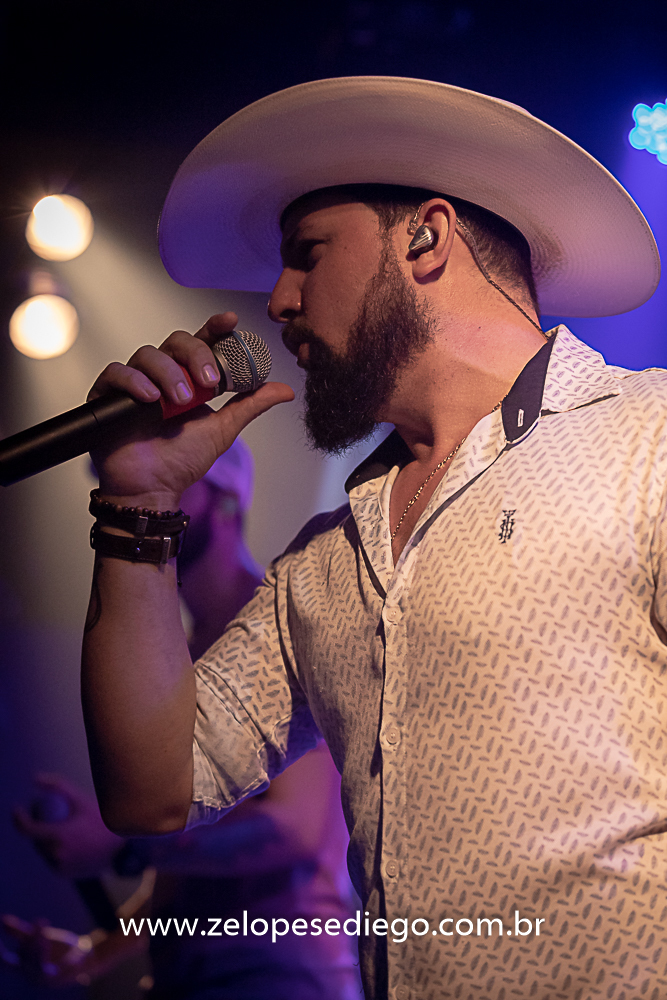 show-com-ze-lopes-e-diego-e-banda-no-bar-canacaiana