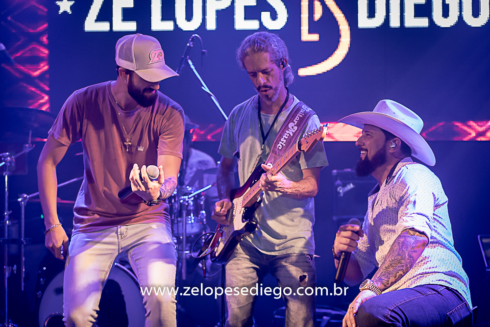 show-com-ze-lopes-e-diego-e-banda-no-bar-canacaiana