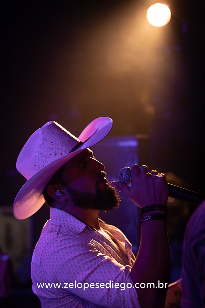 show-com-ze-lopes-e-diego-e-banda-no-bar-canacaiana