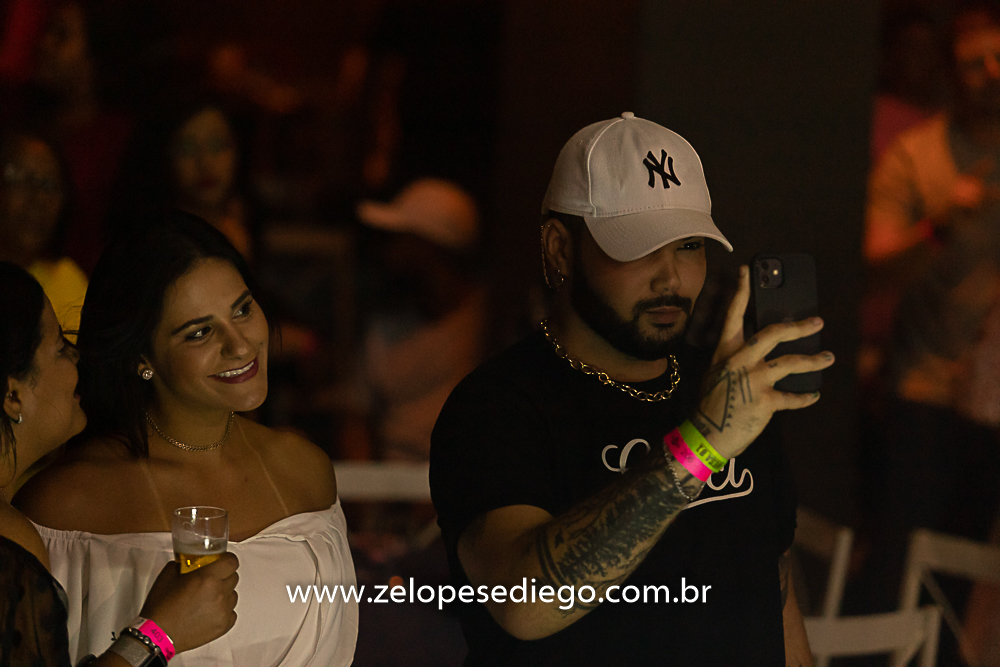 show-com-ze-lopes-e-diego-e-banda-no-bar-canacaiana