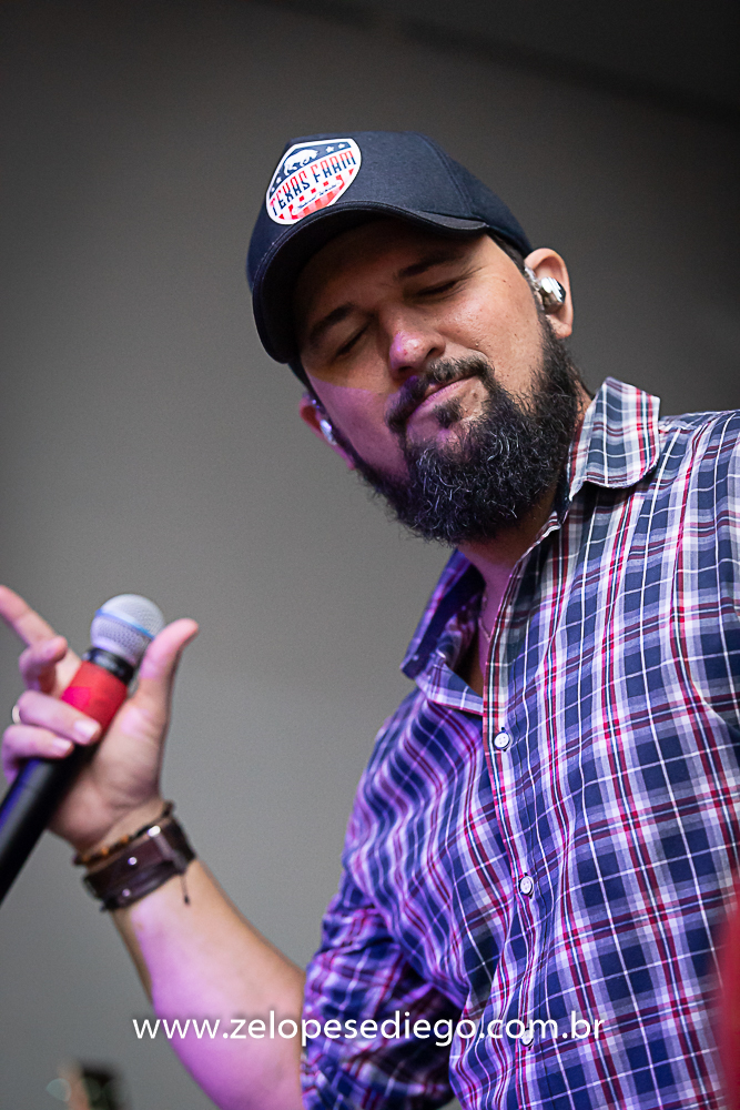 show-com-ze-lopes-e-diego-e-banda-no-boteco-tukas