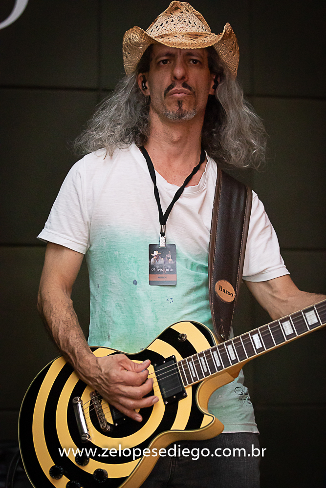 show-com-ze-lopes-e-diego-e-banda-no-boteco-tukas