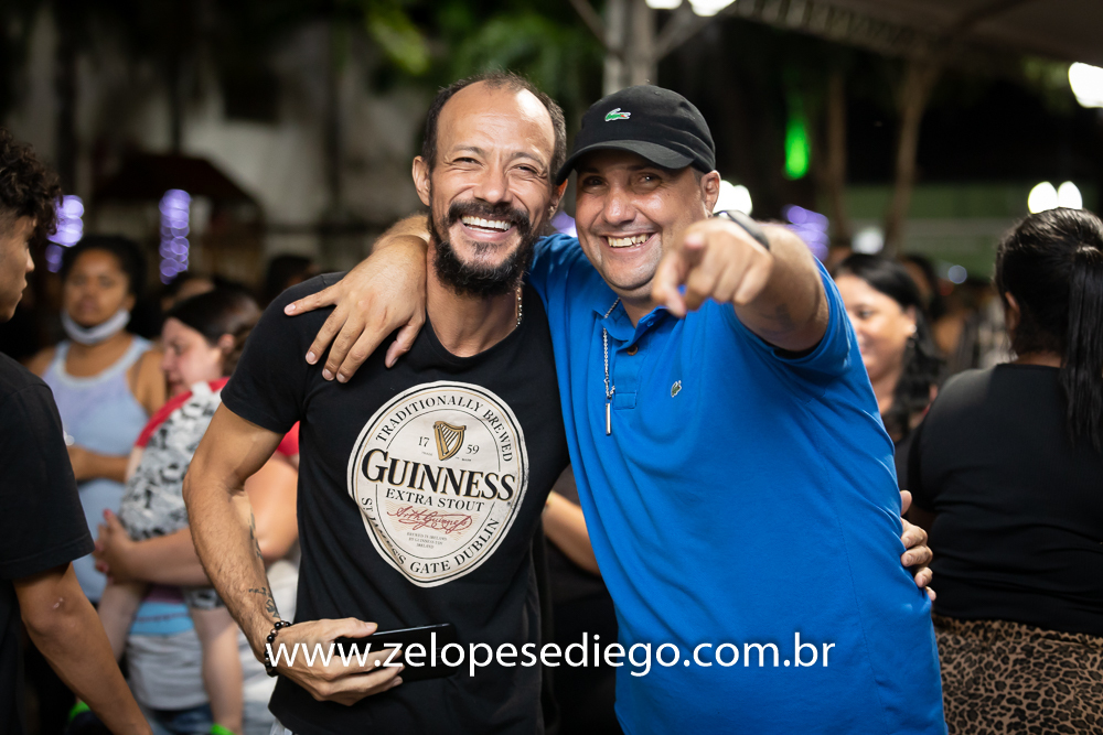 show-com-ze-lopes-e-diego-e-banda-em-barrinha