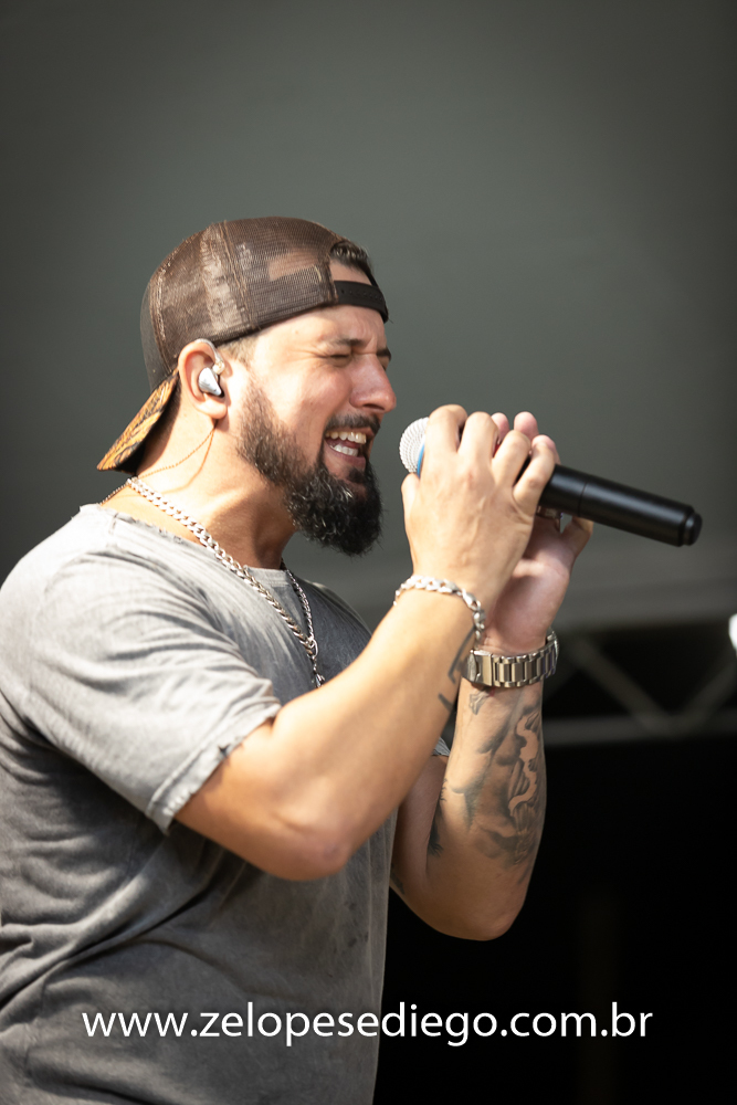 show-com-ze-lopes-e-diego-e-banda-em-barrinha