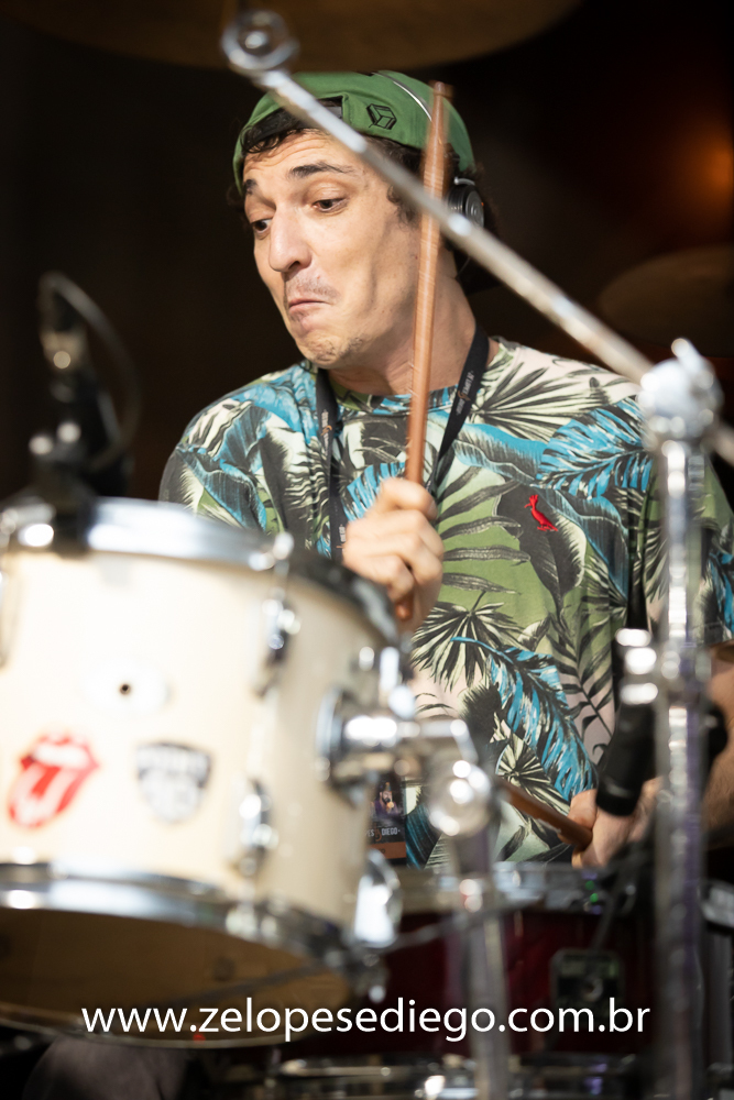 show-com-ze-lopes-e-diego-e-banda-em-barrinha