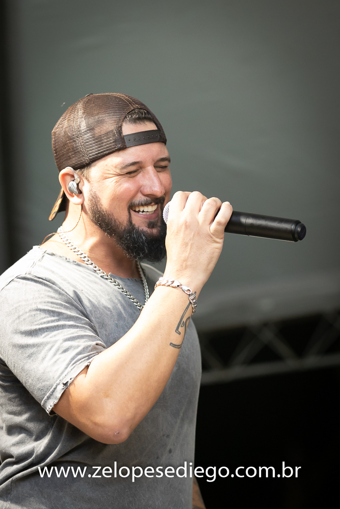 show-com-ze-lopes-e-diego-e-banda-em-barrinha