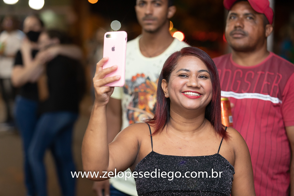 show-com-ze-lopes-e-diego-e-banda-em-barrinha