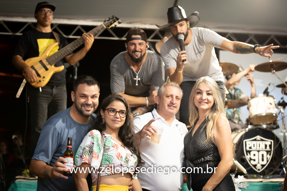show-com-ze-lopes-e-diego-e-banda-em-barrinha