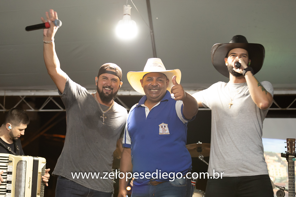 show-com-ze-lopes-e-diego-e-banda-em-barrinha