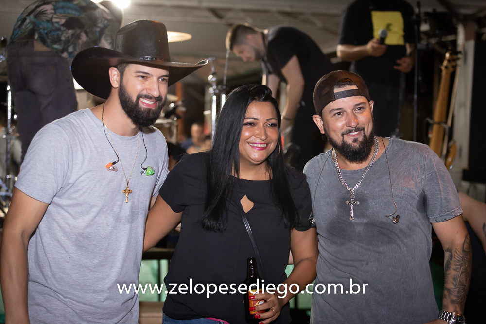 show-com-ze-lopes-e-diego-e-banda-em-barrinha