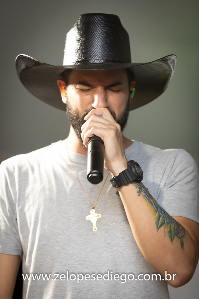 show-com-ze-lopes-e-diego-e-banda-em-barrinha