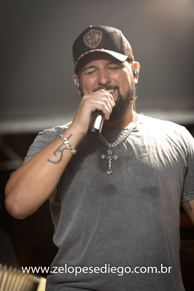 show-com-ze-lopes-e-diego-e-banda-em-barrinha